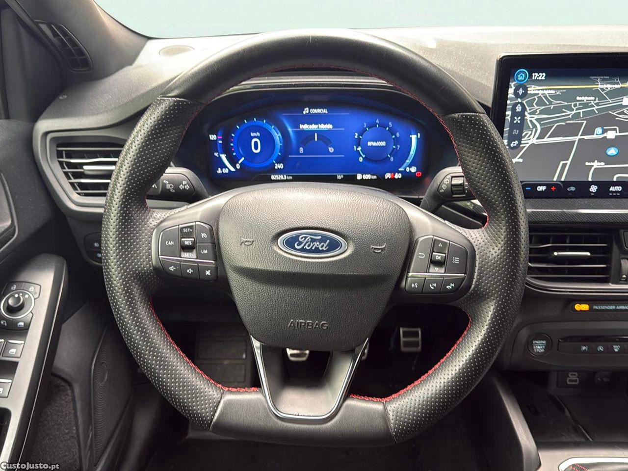 Ford Focus 1.0 EcoBoost MHEV ST-Line — fotografia 11