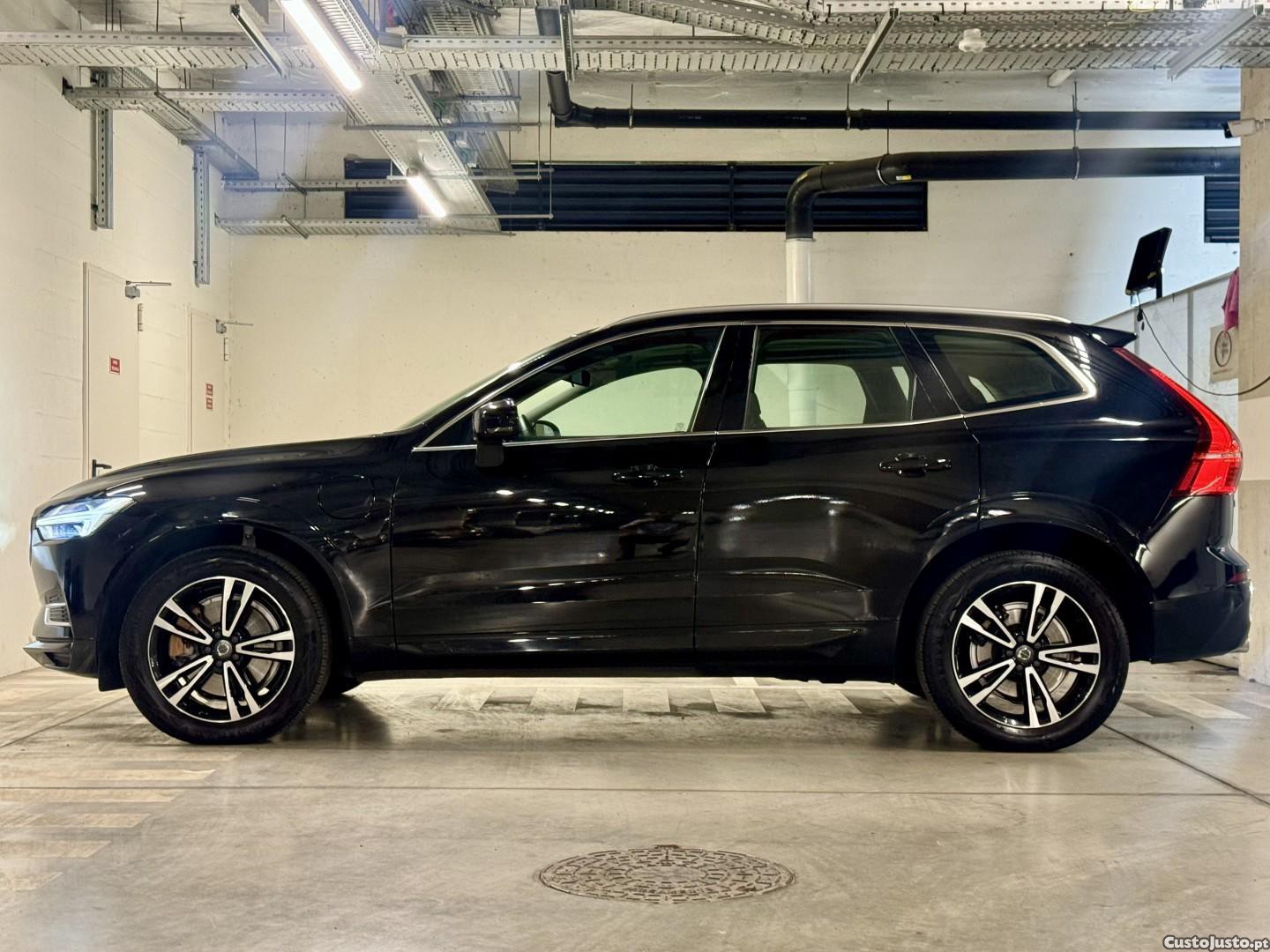 Volvo XC 60 2.0 T8 PHEV R-Design AWD — fotografia 12