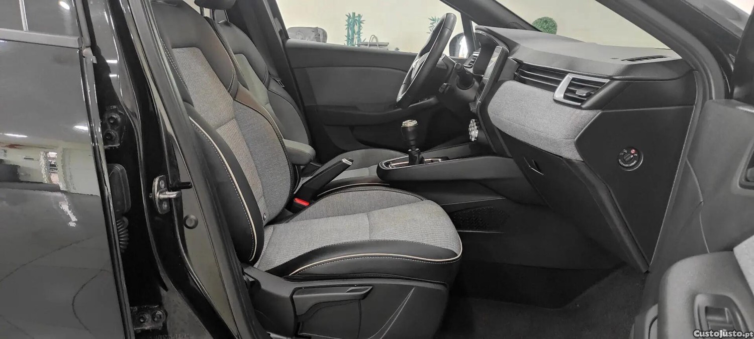 Renault Clio 1.0 TCe Techno — fotografia 10