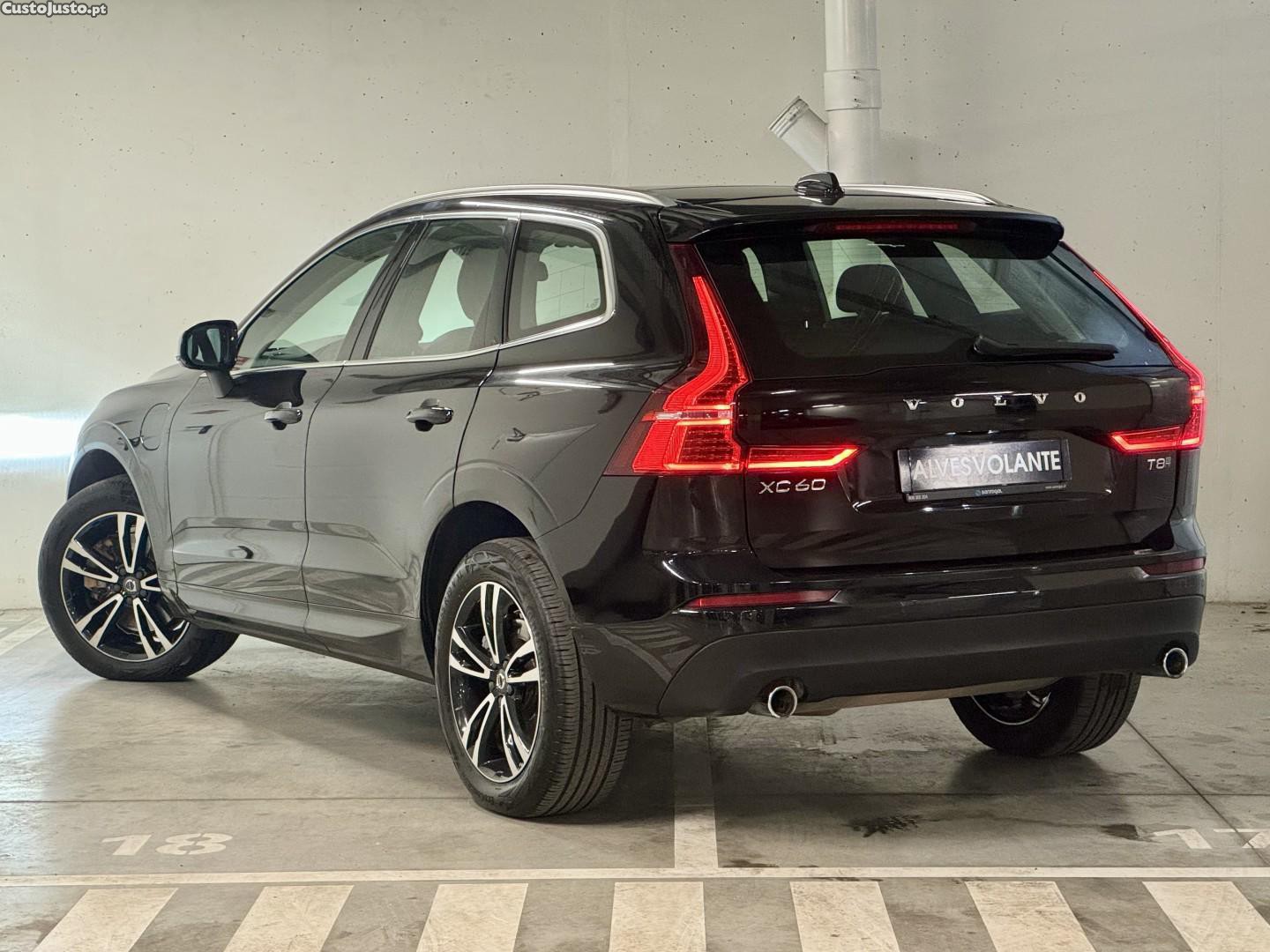 Volvo XC 60 2.0 T8 PHEV R-Design AWD — fotografia 14