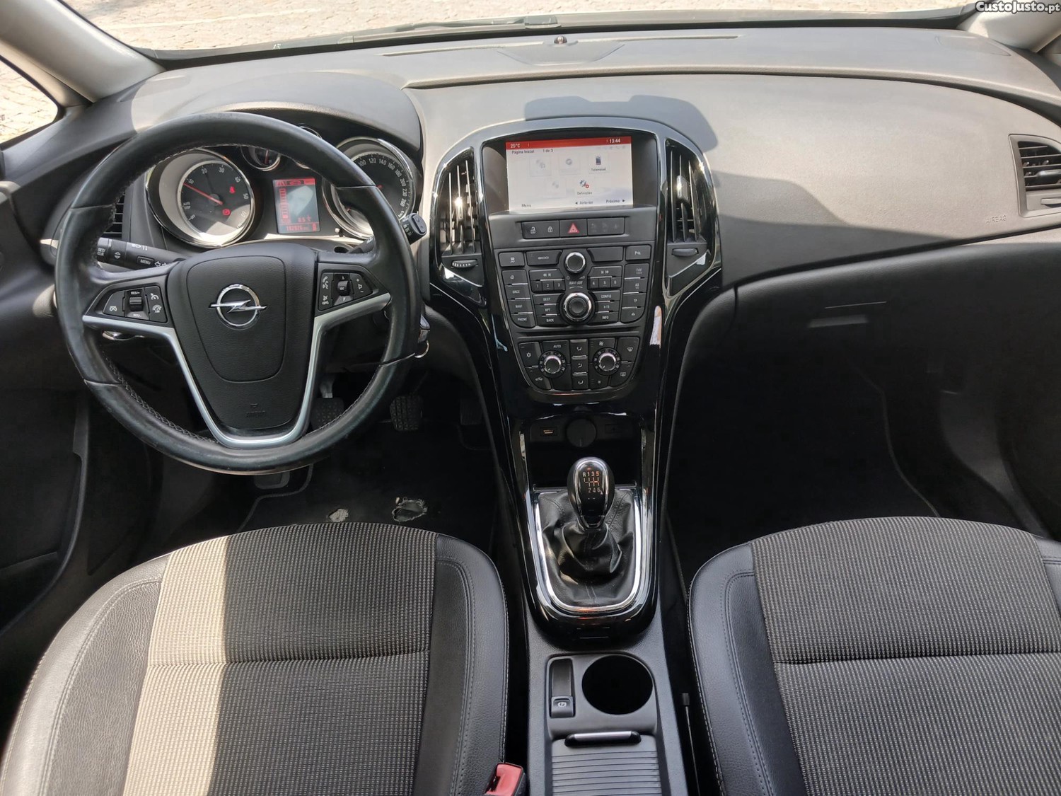 Opel Astra 1.6 cdti sportourer — fotografia 3