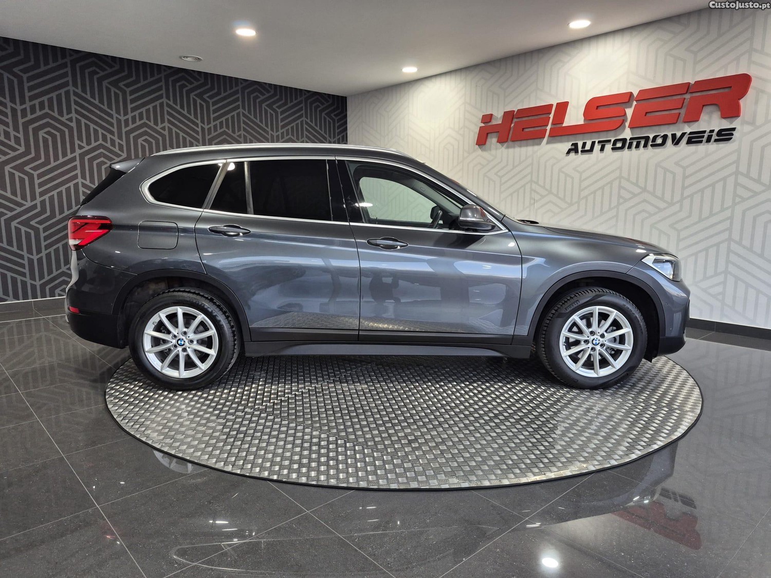 BMW X1 16 d sDrive Auto — fotografia 5