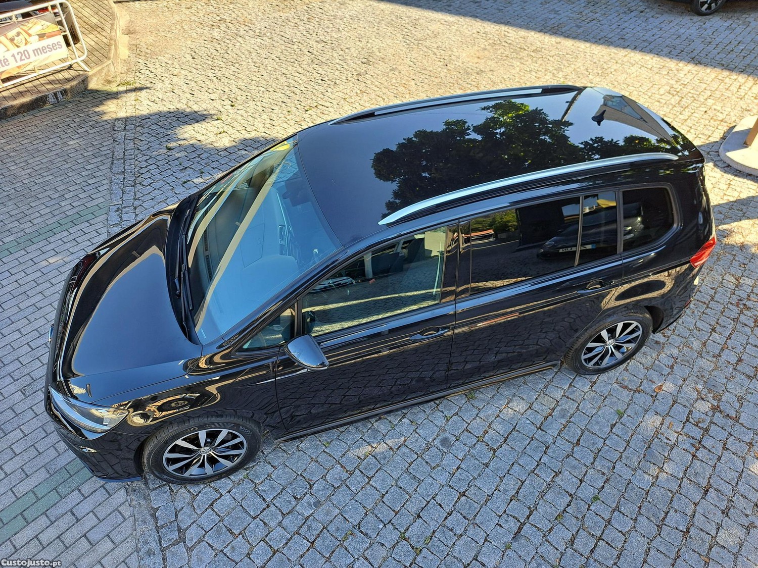 Volkswagen Touran 1.6 TDI R-Line DSG 7Lug — fotografia 2