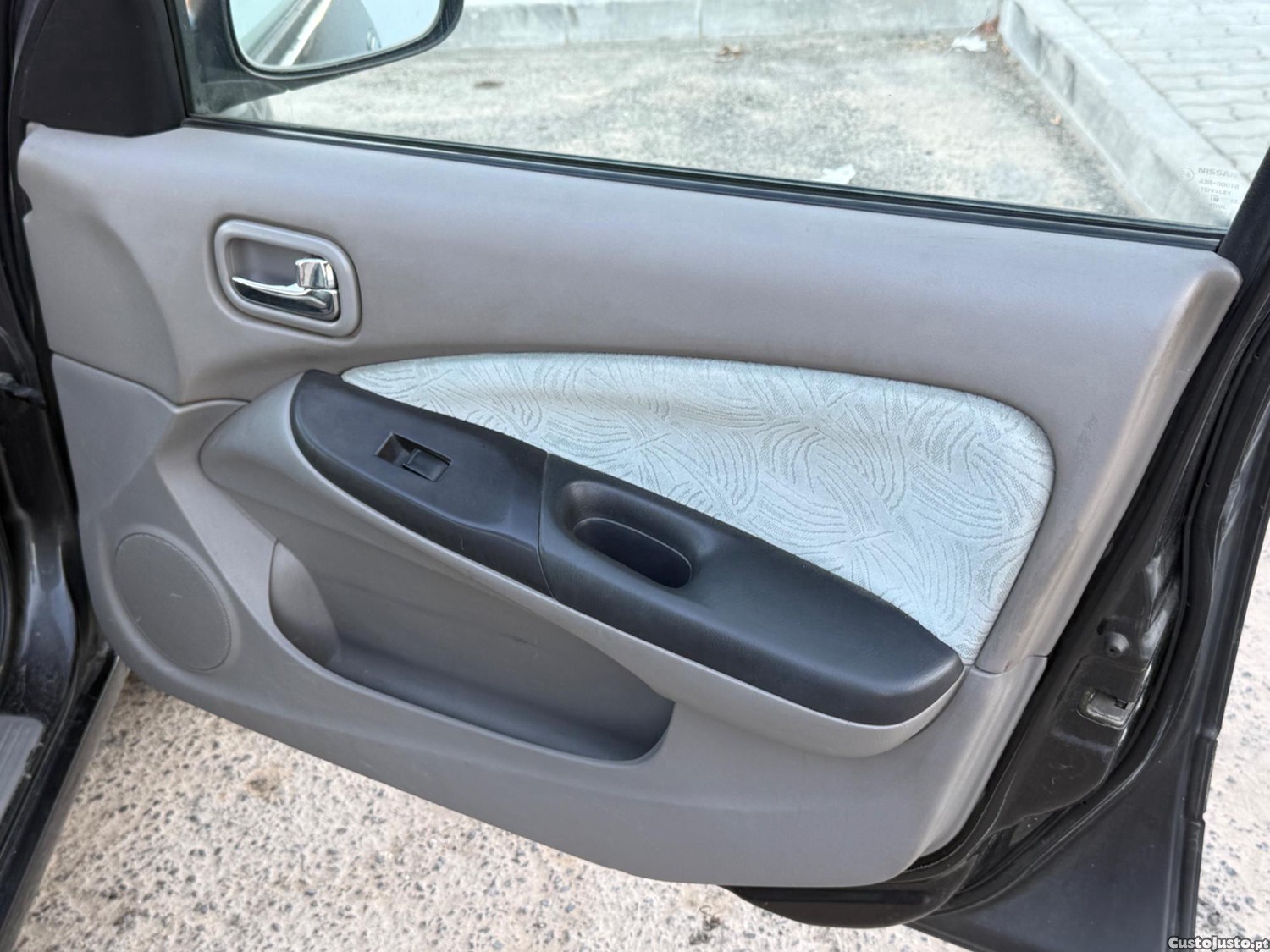 Nissan Almera 1.5i — fotografia 10