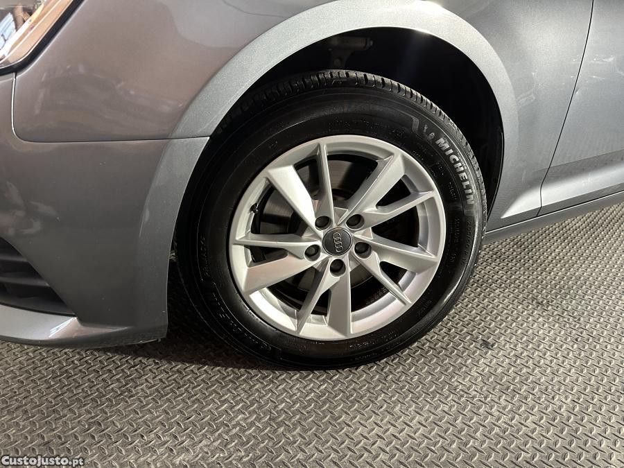Audi A4 2.0 TDI Business Lin — fotografia 14