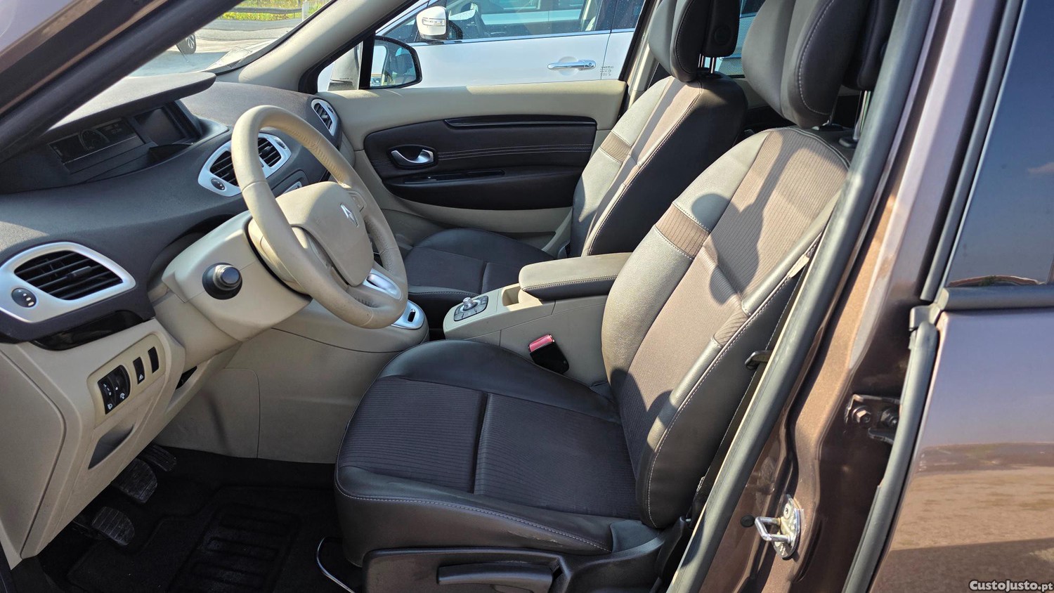 Renault Grand Scénic 7 Lug 1.5 dCi 110cv — fotografia 9