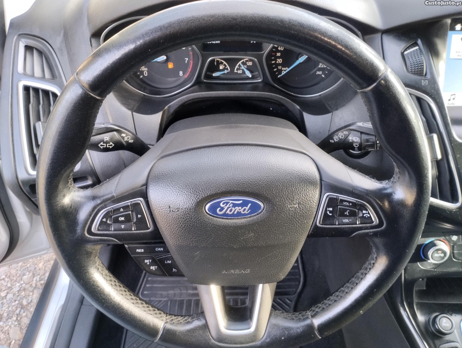 Ford Focus 1.0 SCTI 125cv TITANIUM c/ GPS - Utilitário Nacional c/ Garantia — fotografia 4