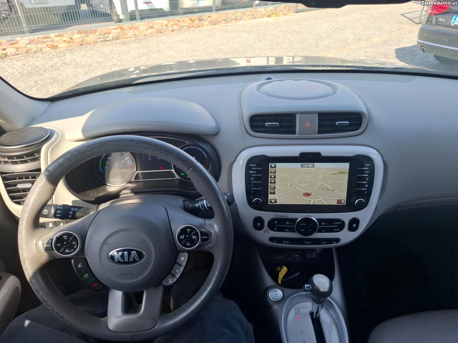 Kia Soul E 100% ELÉCTRICO — fotografia 5