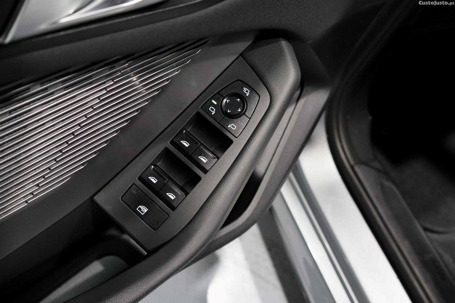 BMW 116 Pack Desportivo M — fotografia 18
