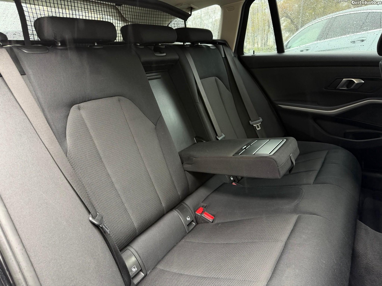 BMW 318 d Auto — fotografia 14