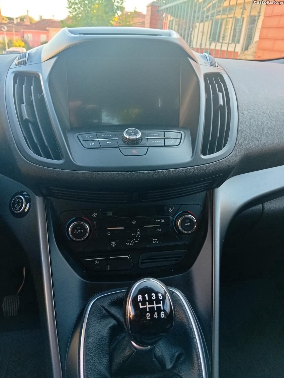 Ford Kuga SOHC DI TC Diesel — fotografia 8