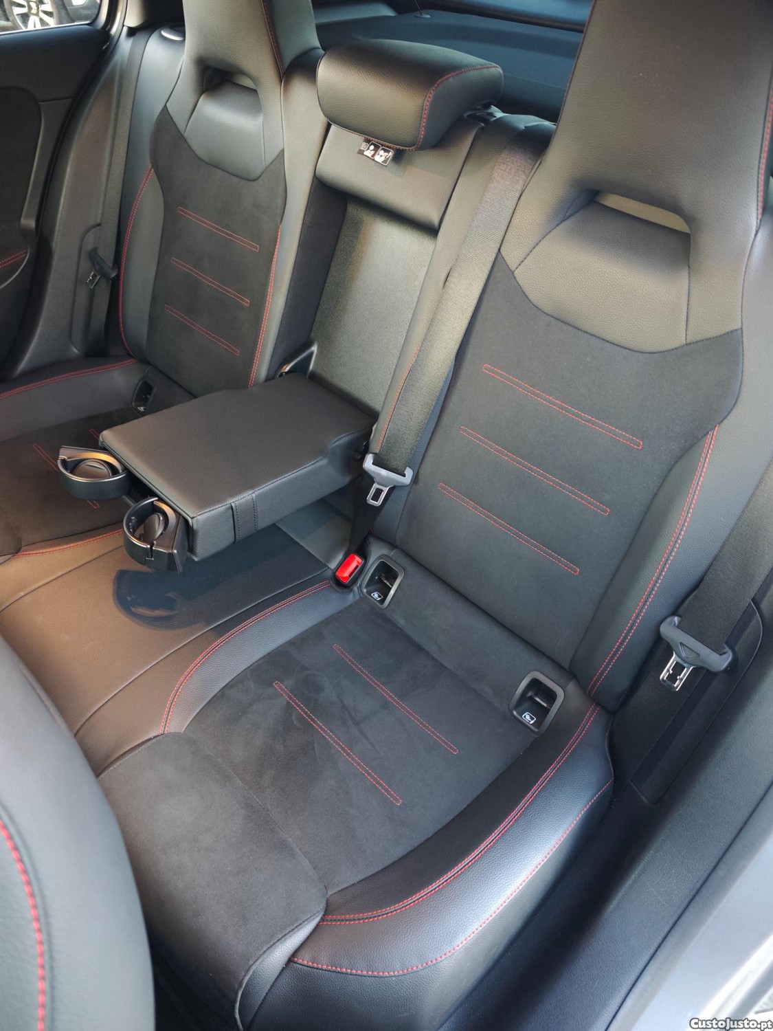 Mercedes-Benz A 180 AMG Line Auto — fotografia 8