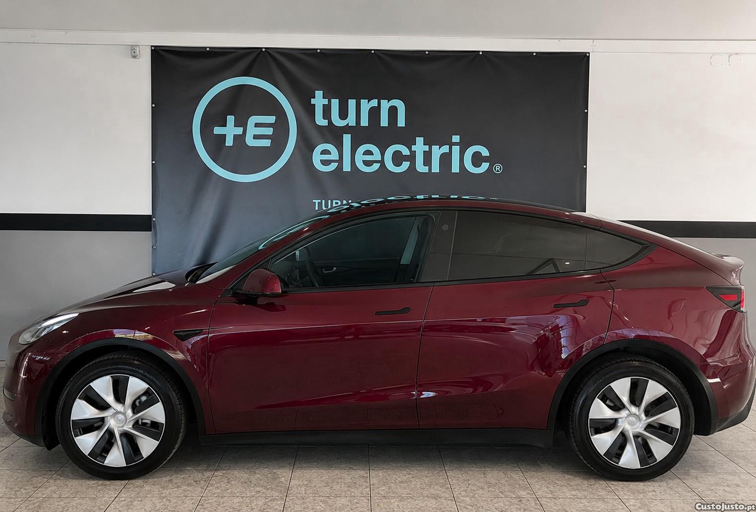 Tesla Model Y Long Range Dual Motor AWD — fotografia 7