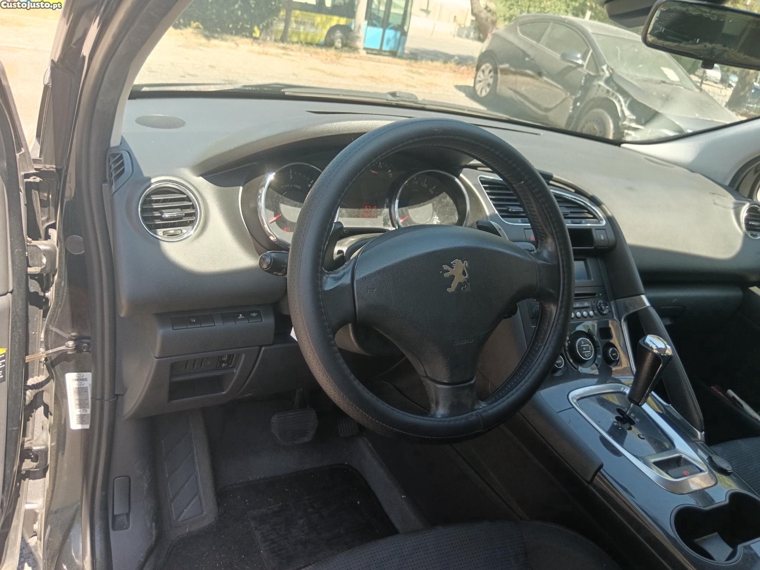 Peugeot 3008 1.6 HDI 110 CV — fotografia 12