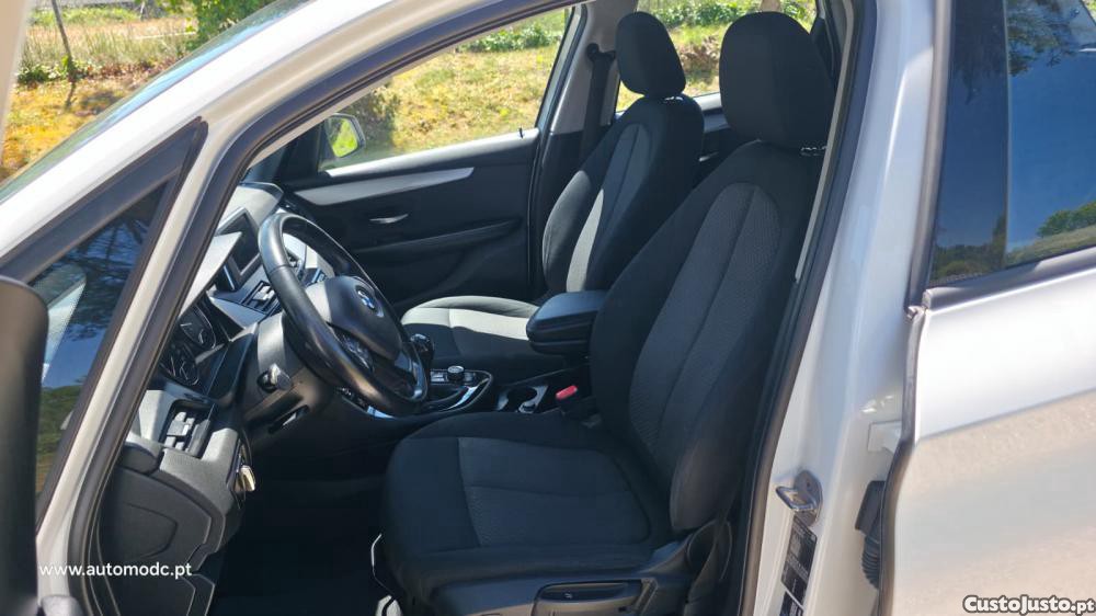 BMW 216 Active Tourer d Advantage — fotografia 2