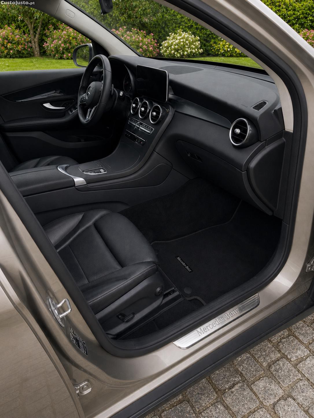 Mercedes-Benz GLC 300 de 4 MATIC — fotografia 6