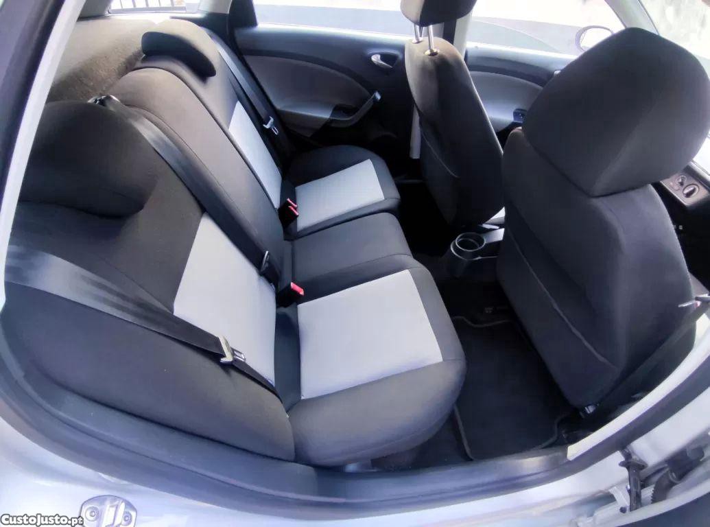SEAT Ibiza 1.2 tdi reference — fotografia 7