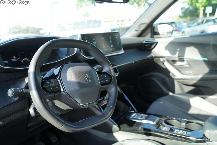 Peugeot e-2008 50 kWh Allure Pack — fotografia 9