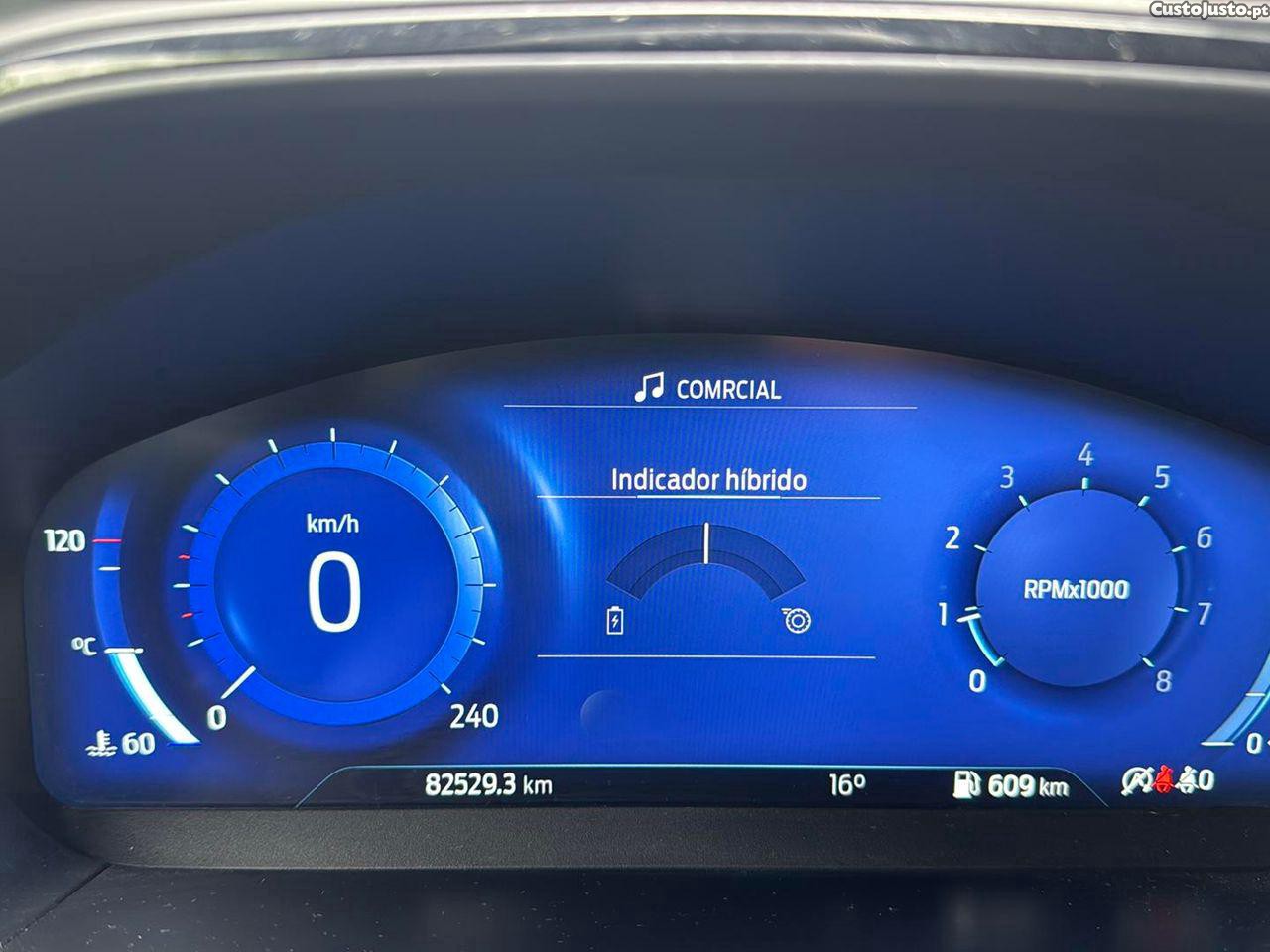 Ford Focus 1.0 EcoBoost MHEV ST-Line — fotografia 10