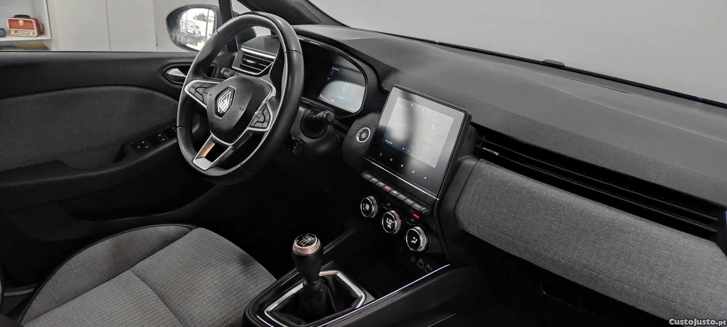 Renault Clio 1.0 TCe Techno — fotografia 9