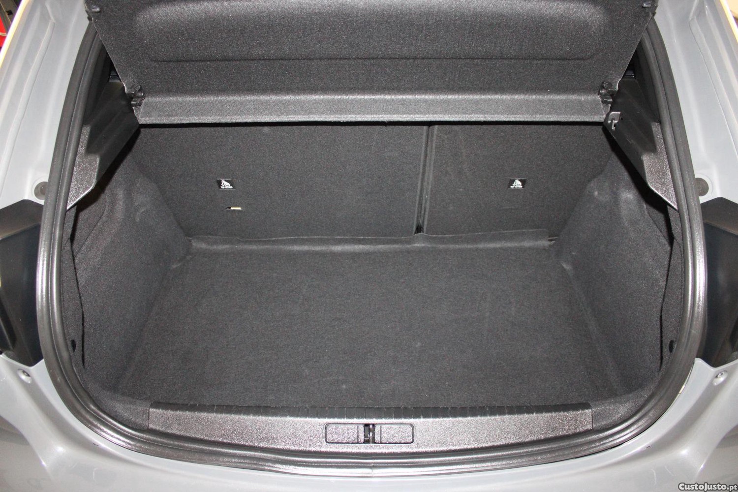 Peugeot 208 1.2 PURETECH ALLURE — fotografia 6