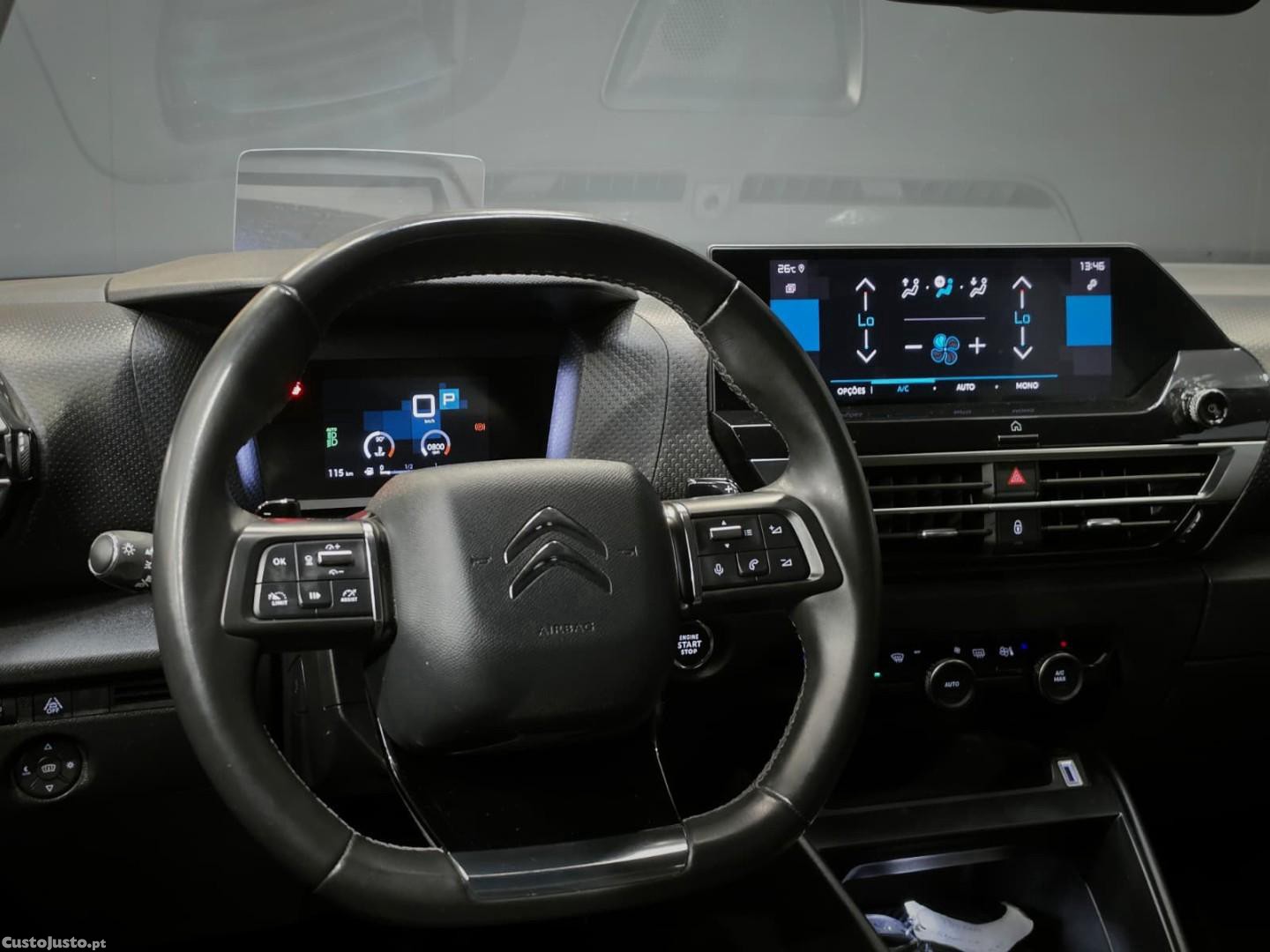 Citroën C4 1.2 PureTech Shine EAT8 — fotografia 8