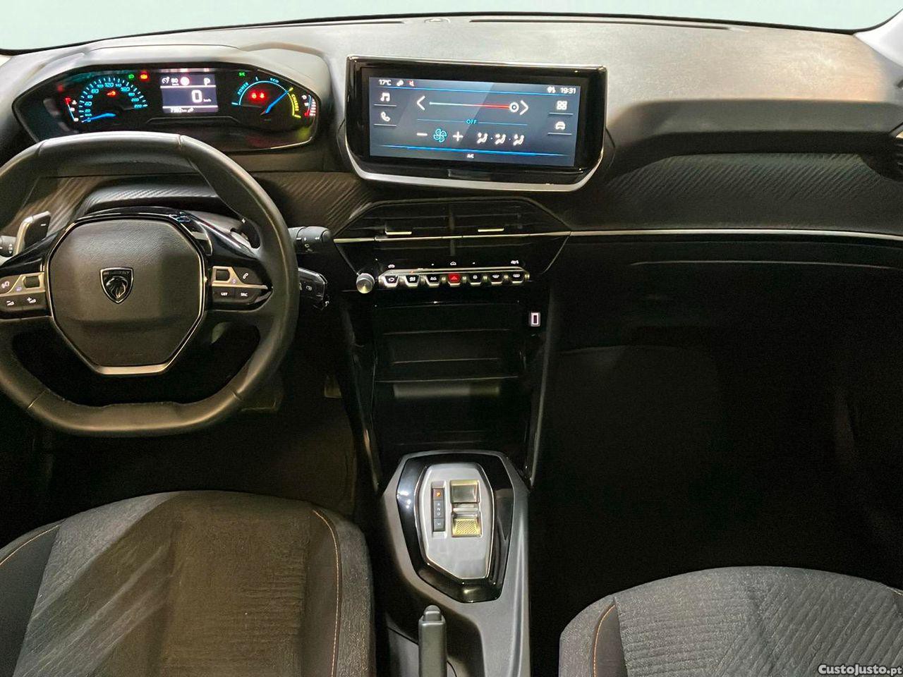 Peugeot 208 1.2 Hybrid Allure e-DCS6 — fotografia 13
