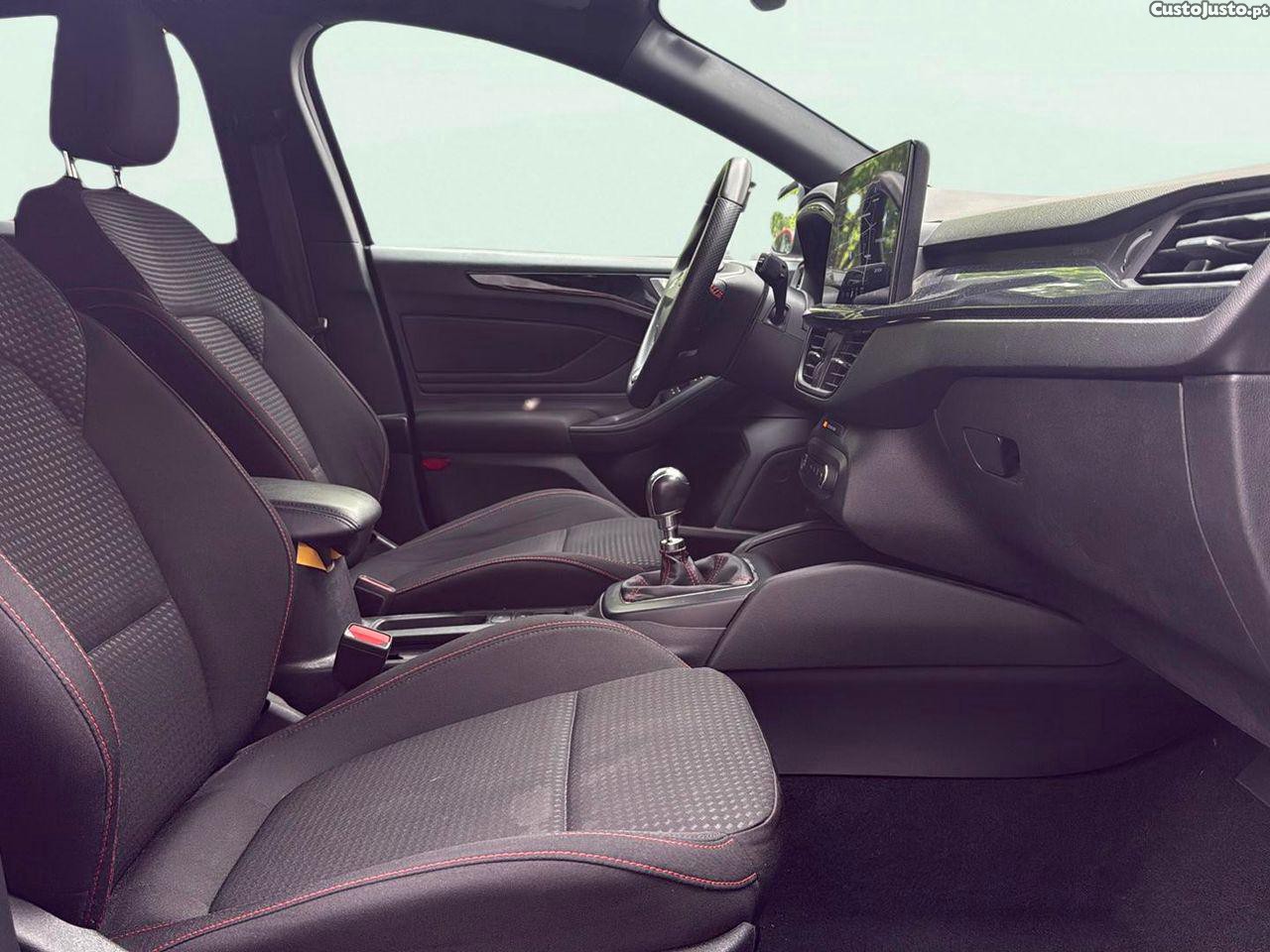 Ford Focus 1.0 EcoBoost MHEV ST-Line — fotografia 5