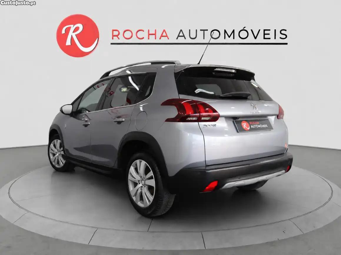 Peugeot 2008 1.2 PureTech Signature — fotografia 8