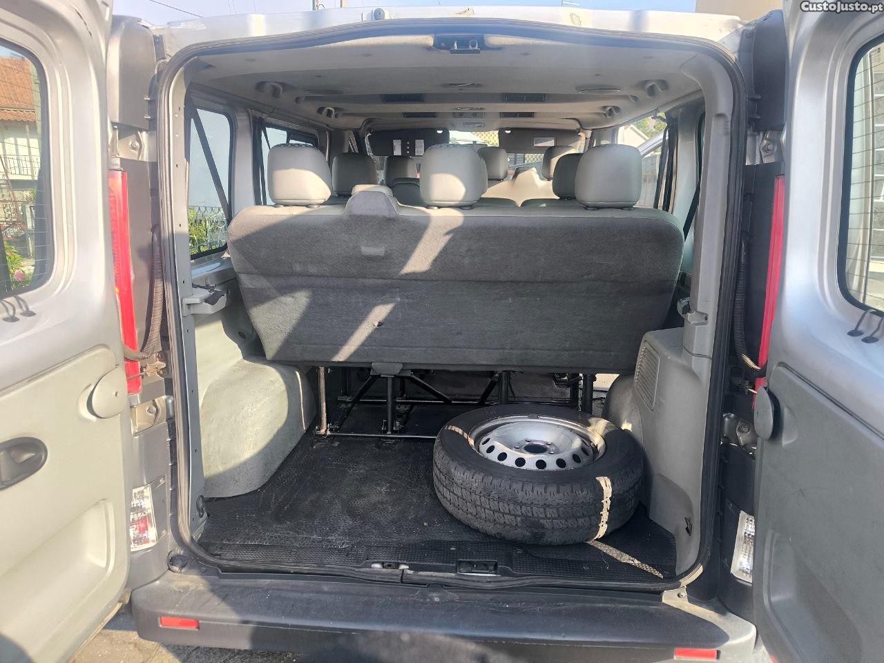 Renault Trafic 2.0 DCI 9 Lugares — fotografia 4