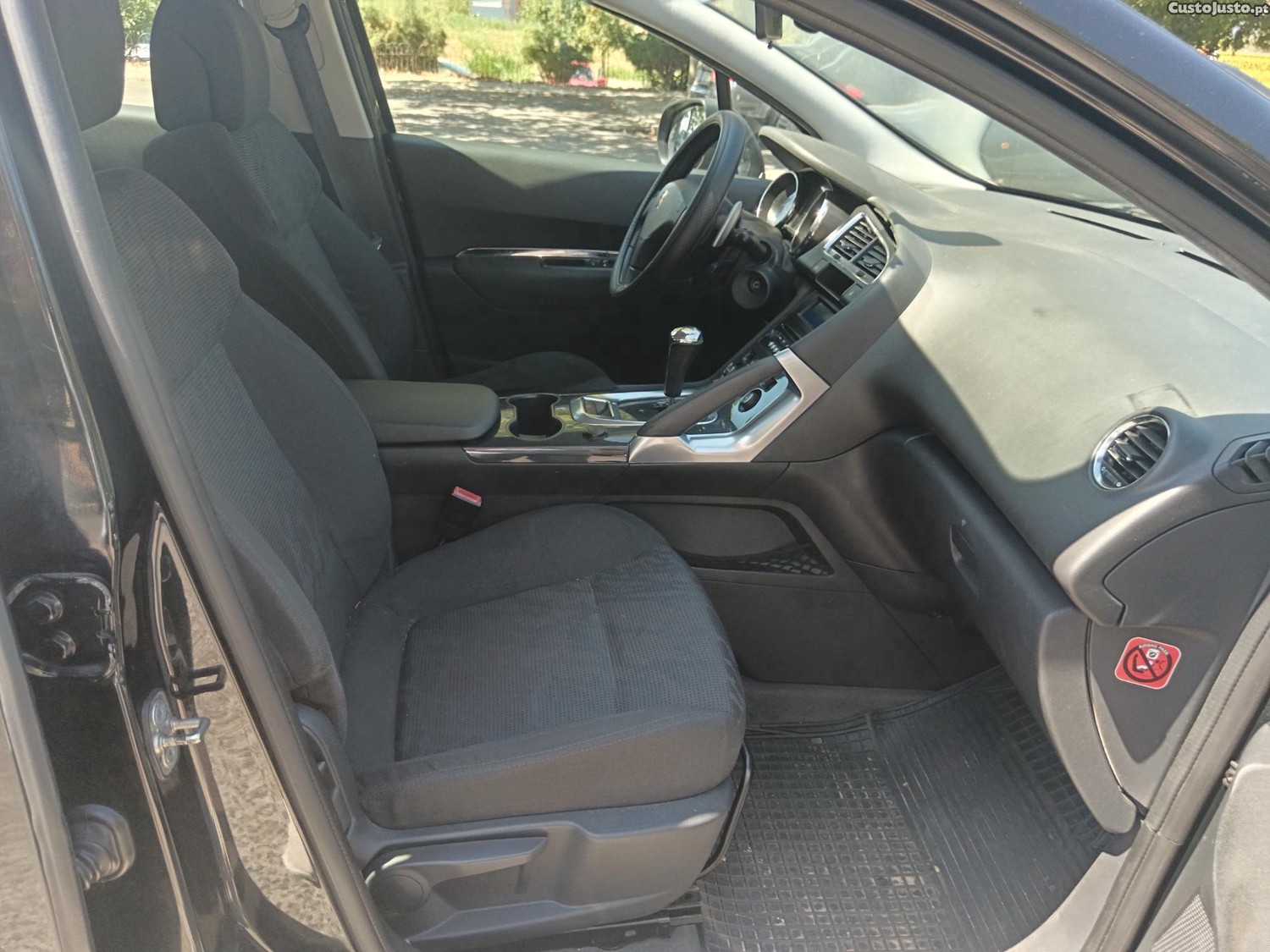 Peugeot 3008 1.6 HDI 110 CV — fotografia 4
