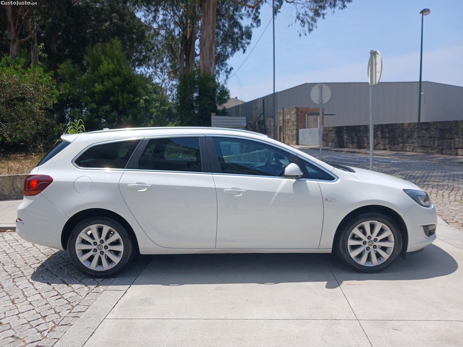 Opel Astra 1.6 cdti sportourer — fotografia 16