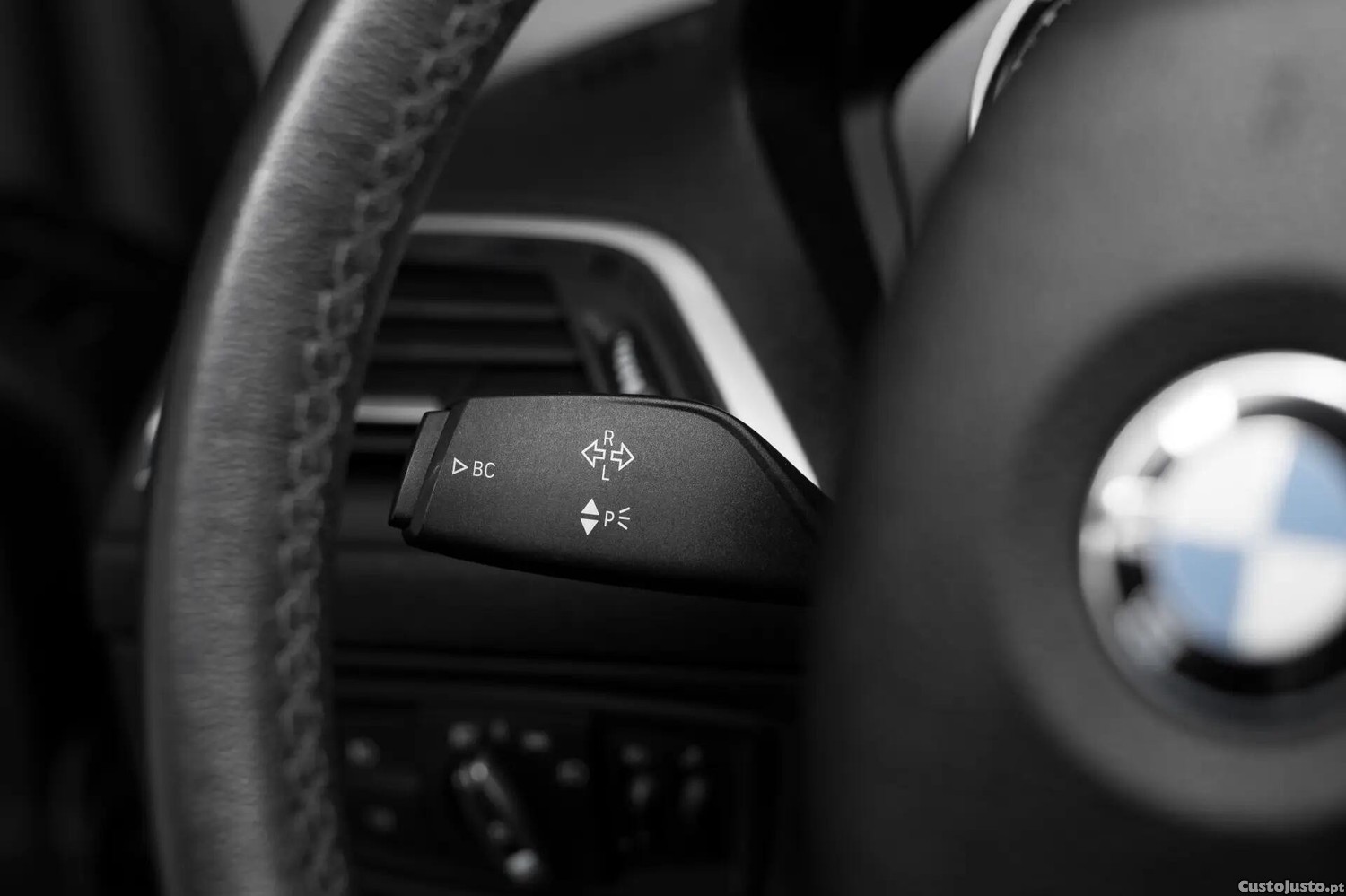 BMW 116 d Line Sport Auto — fotografia 3