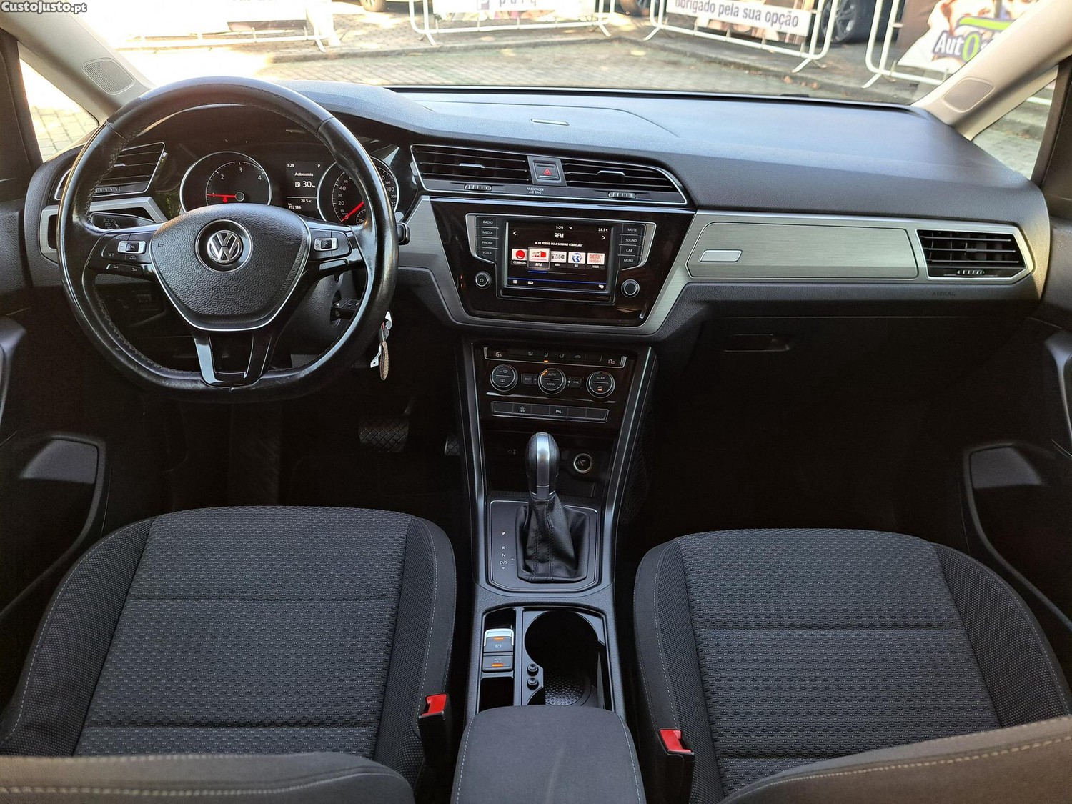 Volkswagen Touran 1.6 TDI R-Line DSG 7Lug — fotografia 15
