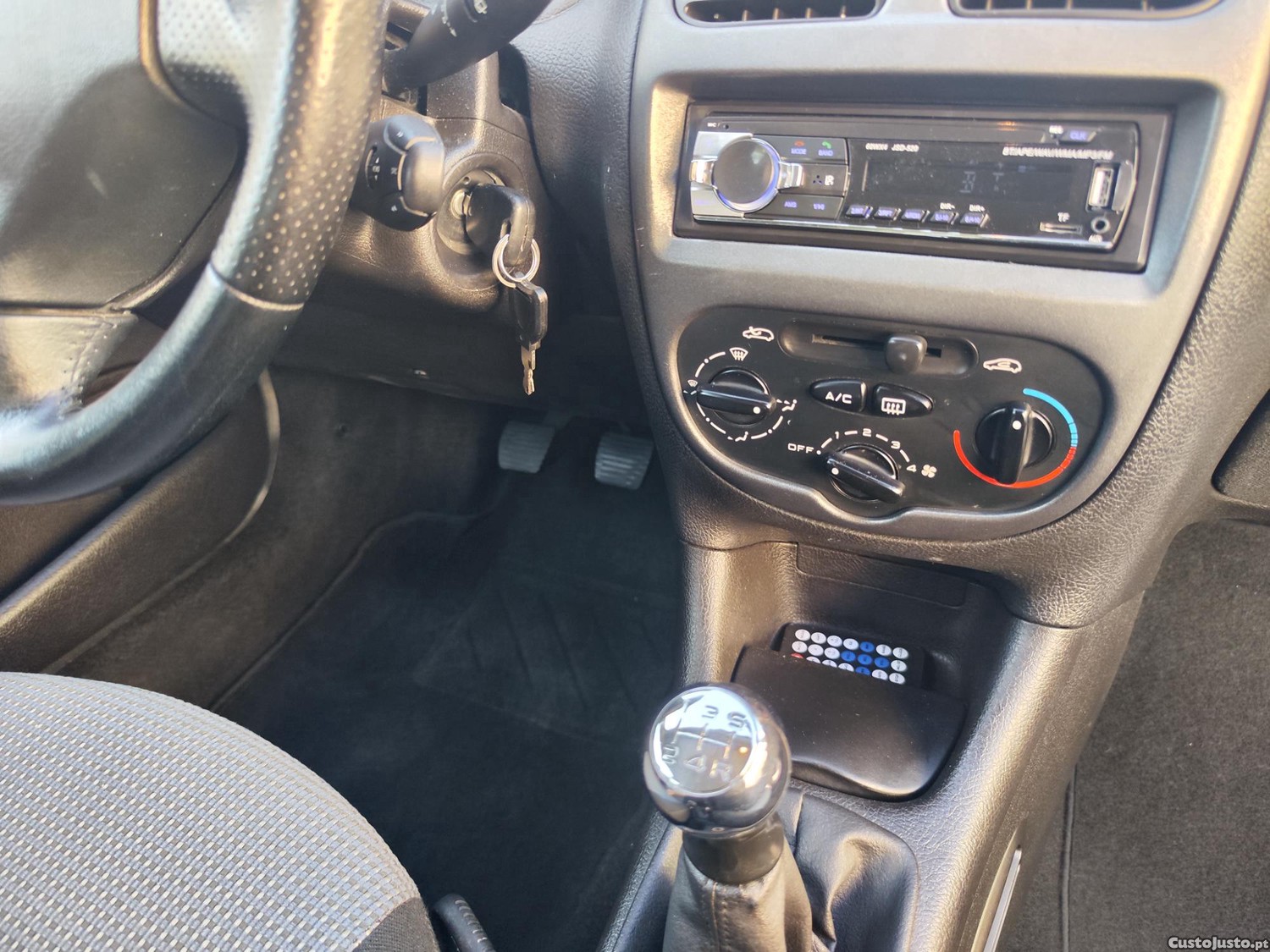 Peugeot 206 Black&White 1.1i — fotografia 5