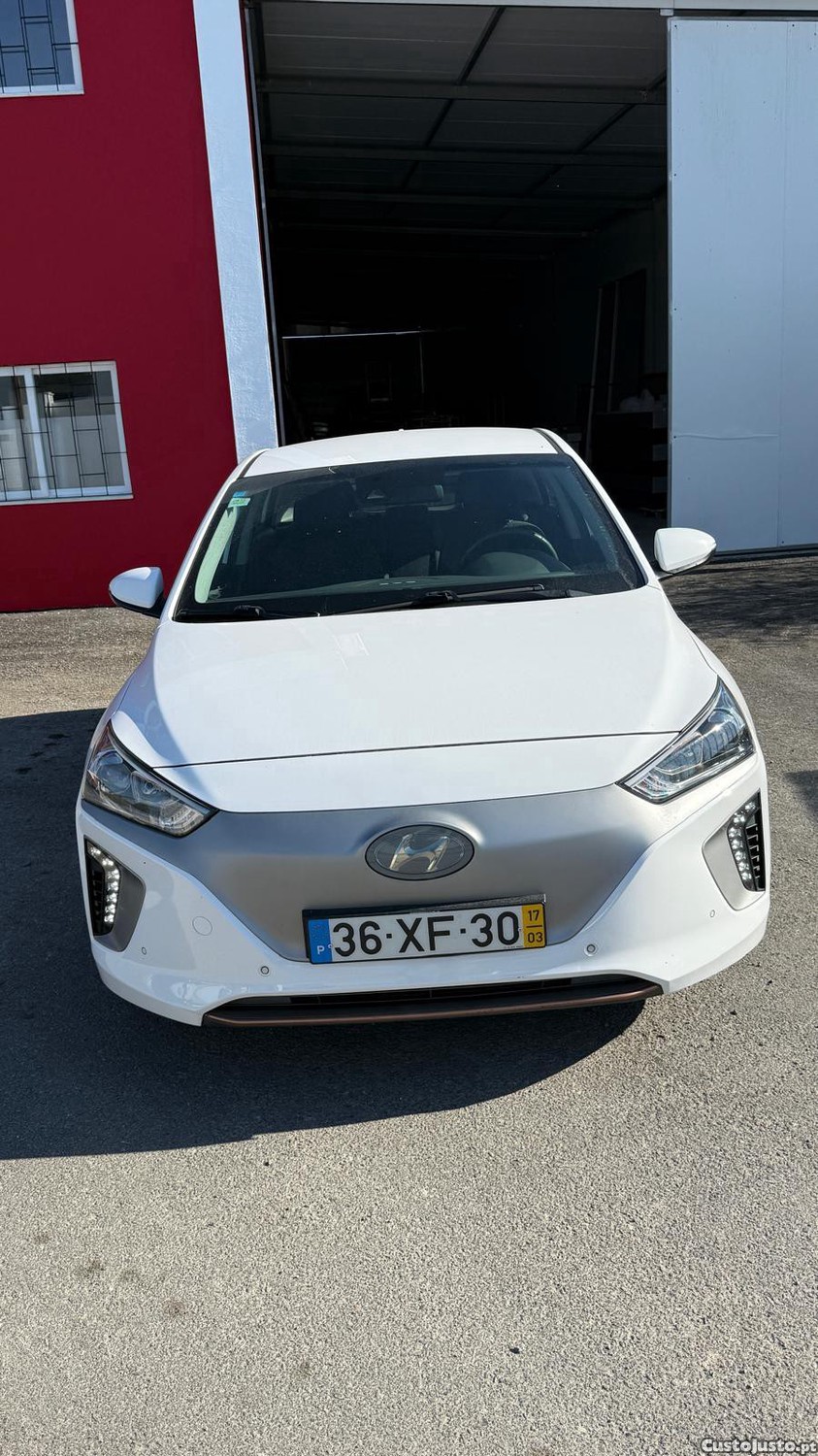 Hyundai IONIQ 28kwh — fotografia 11