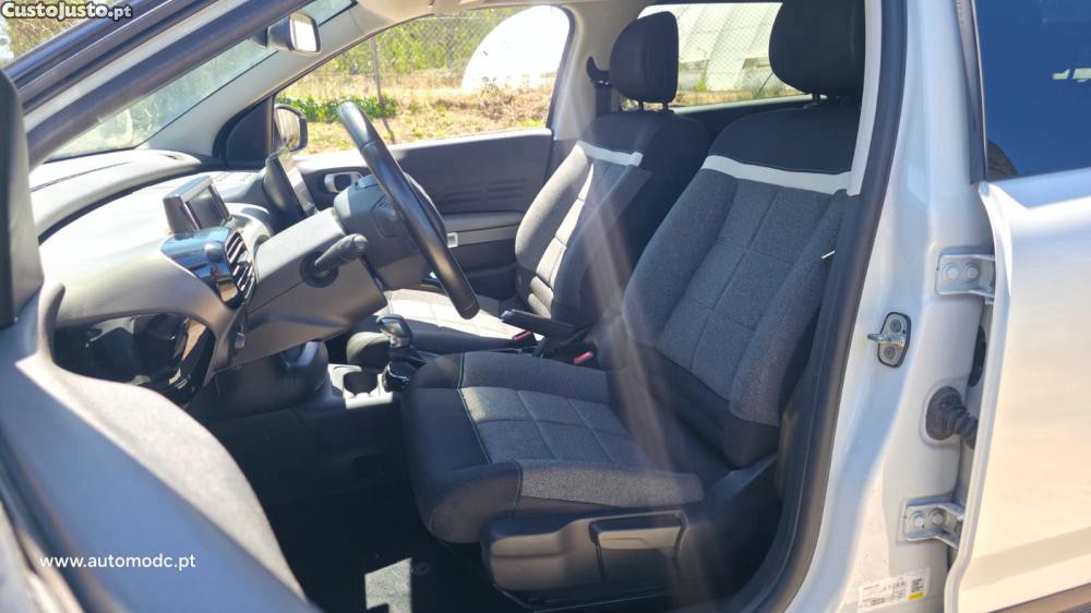 Citroën C4 Cactus 1.2 PureTech — fotografia 8