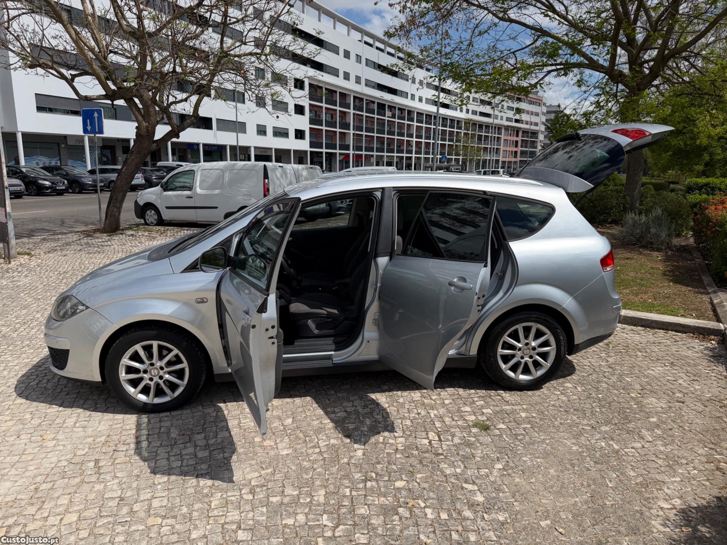 SEAT Altea LX1.6 TDI ECOMOTIVE STYLE — fotografia 2