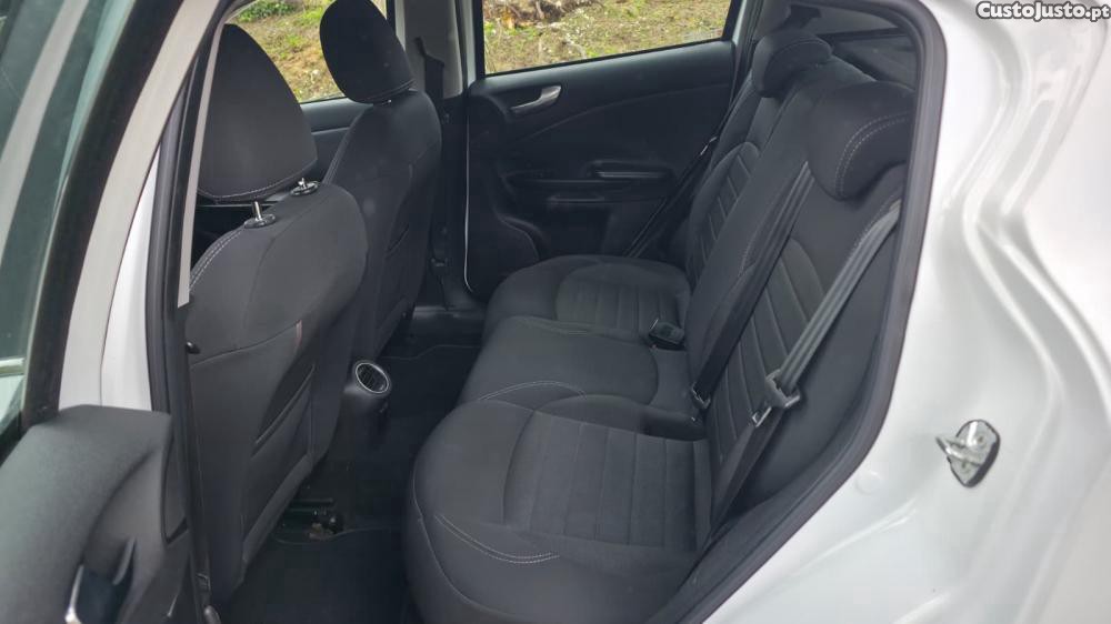 Alfa Romeo Giulietta 1.6 JTDm — fotografia 5
