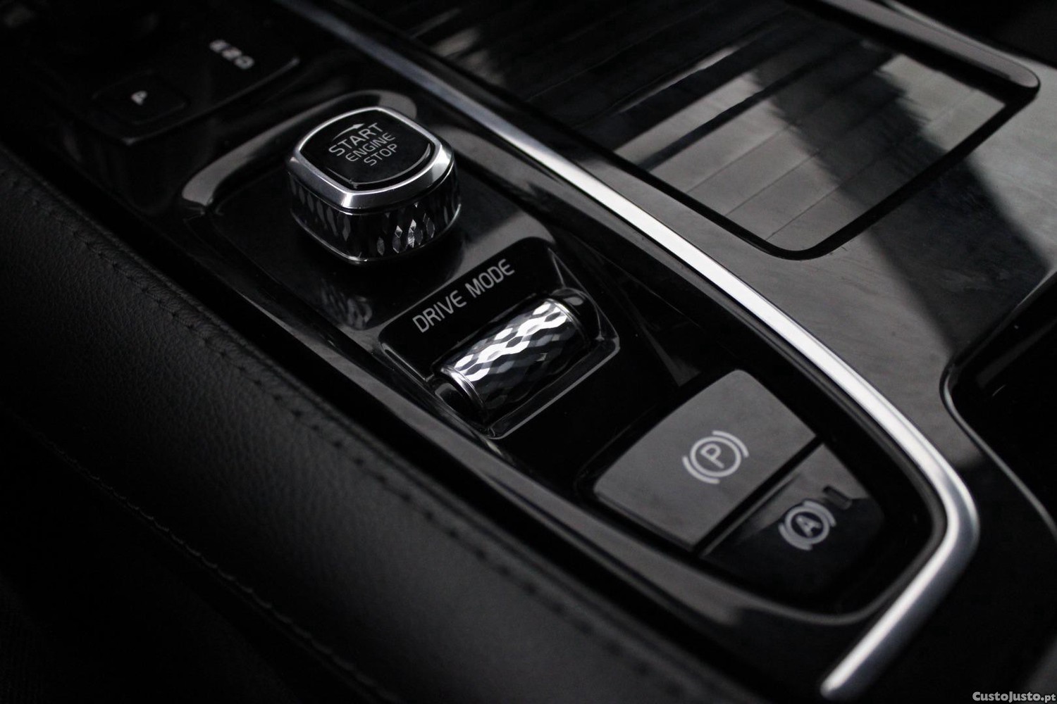 Volvo V60 T6 AWD R-DESIGN (AUTO) — fotografia 18