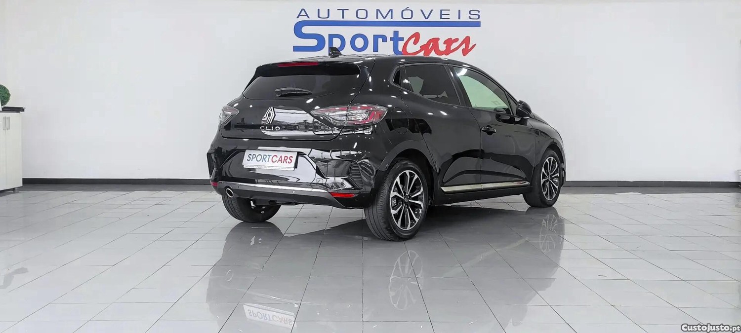 Renault Clio 1.0 TCe Techno — fotografia 30