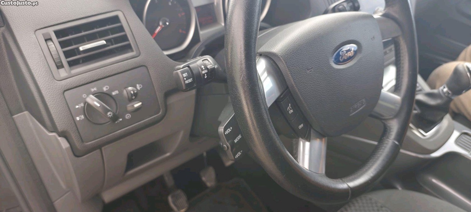 Ford C-Max titanium full extras — fotografia 2
