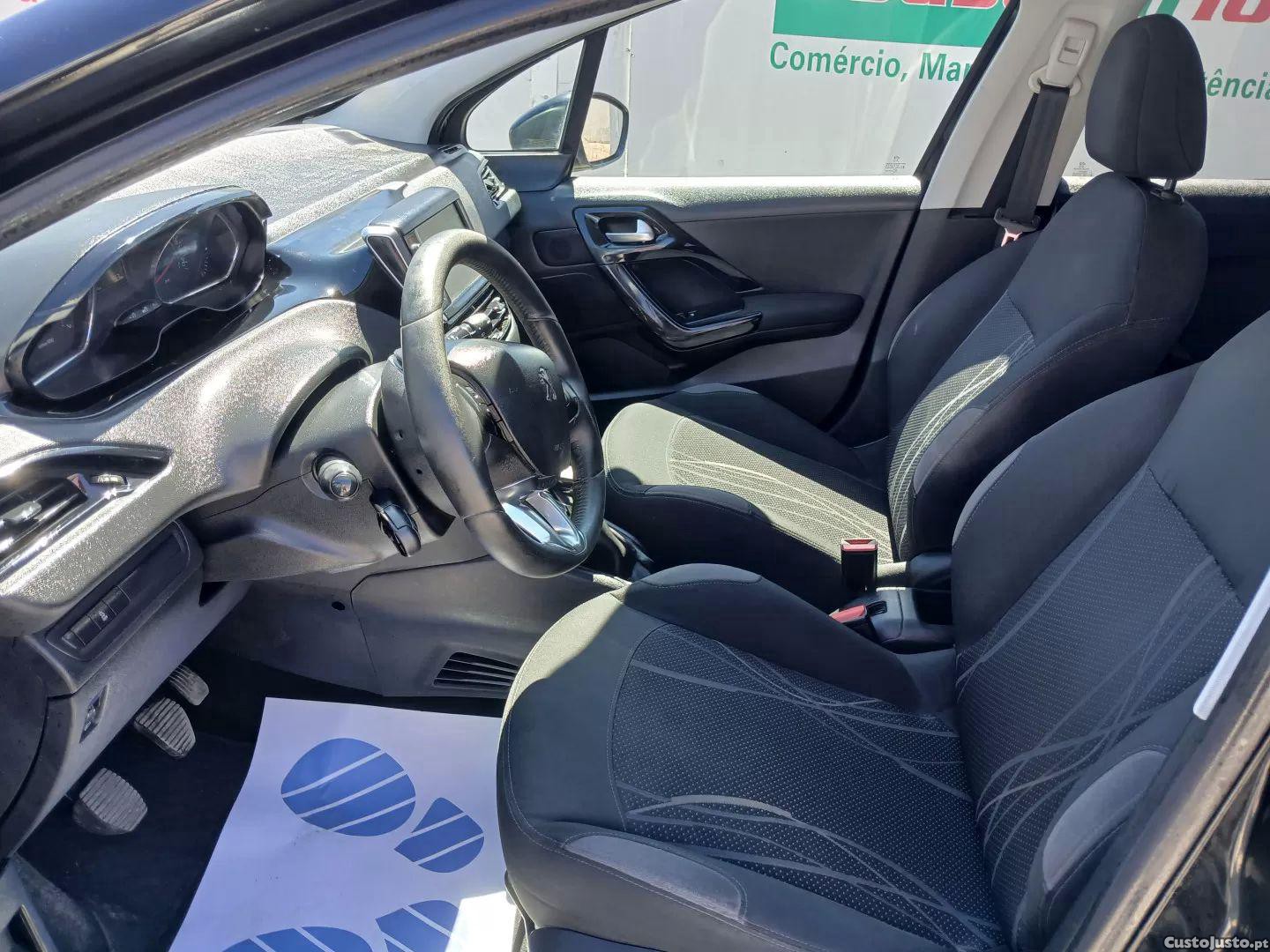 Peugeot 208 1.2 vti active — fotografia 10