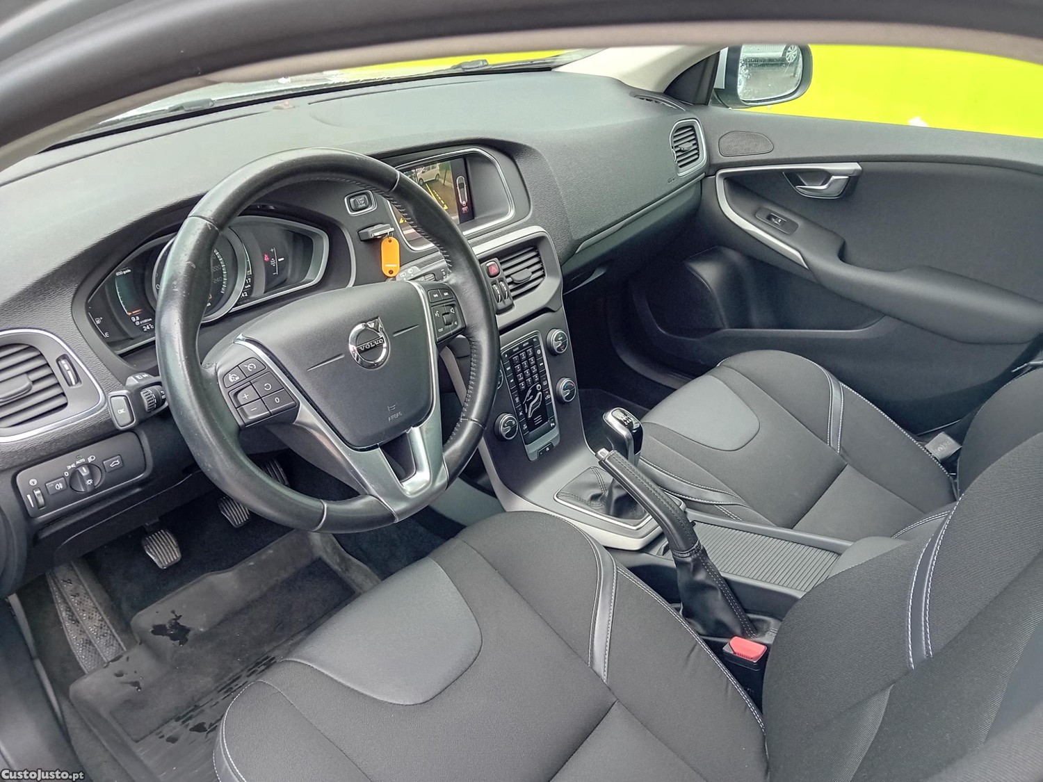 Volvo V40 2.0 D3 Momentum — fotografia 5