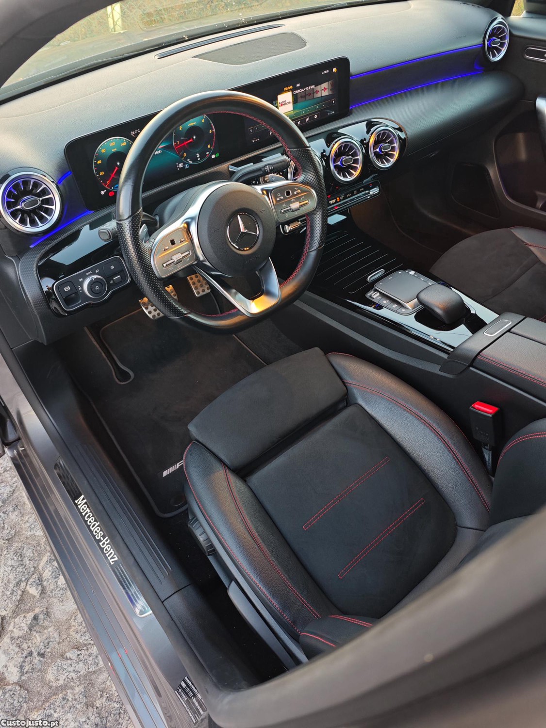 Mercedes-Benz A 180 AMG Line Auto — fotografia 14