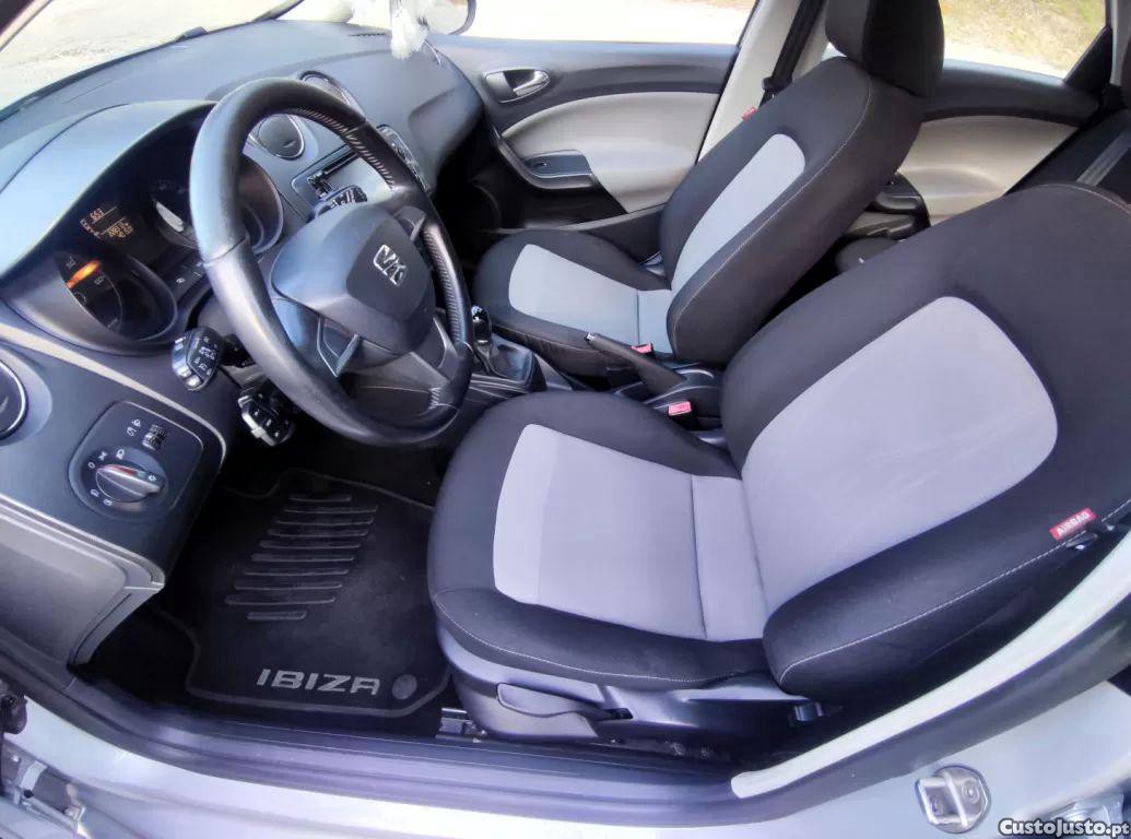 SEAT Ibiza 1.2 tdi reference — fotografia 5