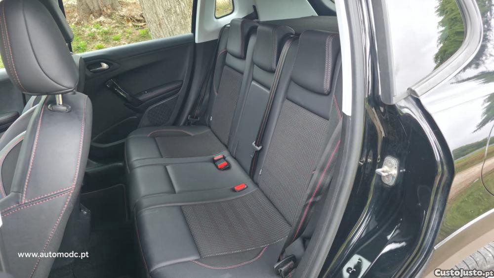 Peugeot 2008 1.6 BlueHDi GT Line — fotografia 9