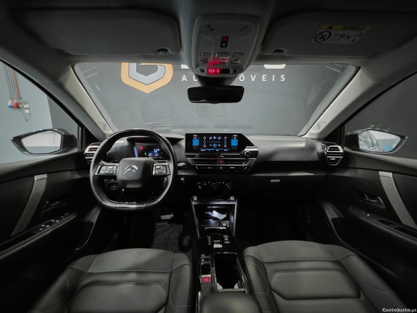 Citroën C4 1.2 PureTech Shine EAT8 — fotografia 7