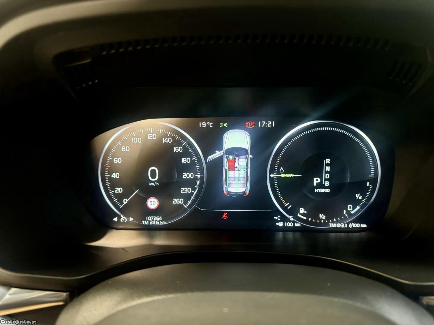 Volvo XC 60 2.0 T8 PHEV R-Design AWD — fotografia 10