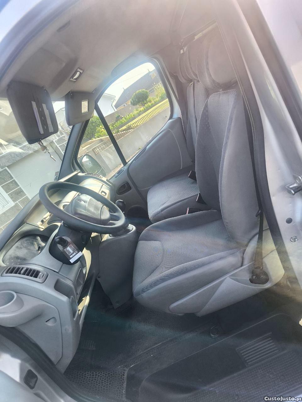 Renault Trafic 2.0 DCI 9 Lugares — fotografia 2